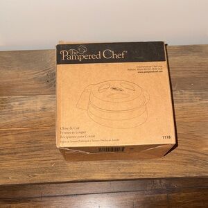The Pampered Chef Close and Cut